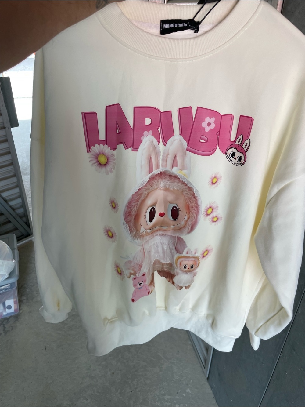 Labubu MONO Studio Cream Sweatshirt Pink Graphic Pullover Crewneck